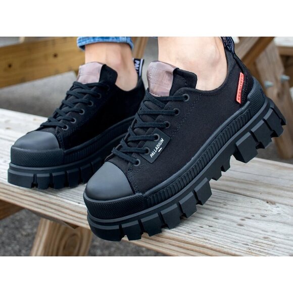 Palladium Revolt Lo TX Black Platform Sneakers Women’s 8.5 Chunky Lug Sole NIB - Picture 1 of 13